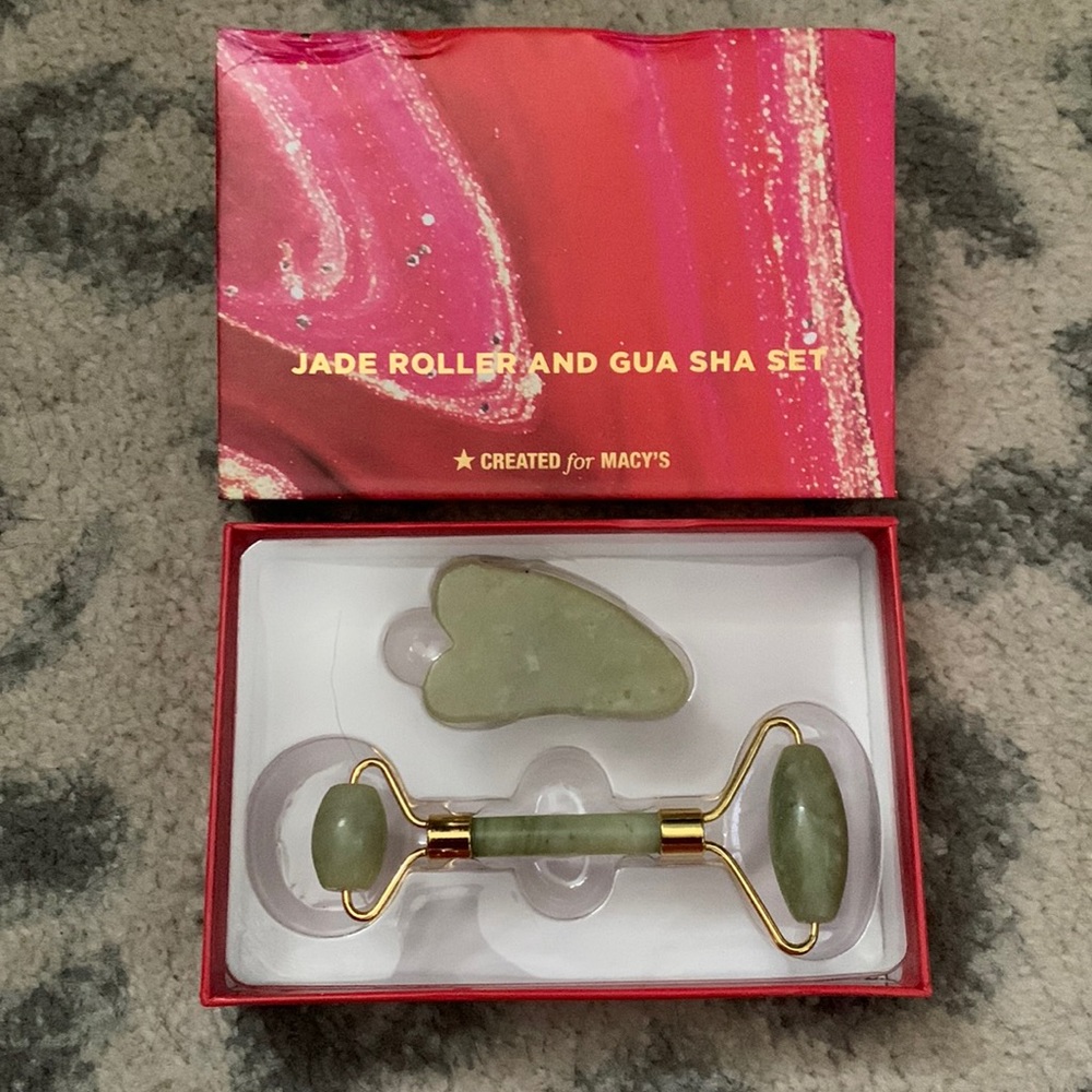 Jade Roller and Gua Sha Set